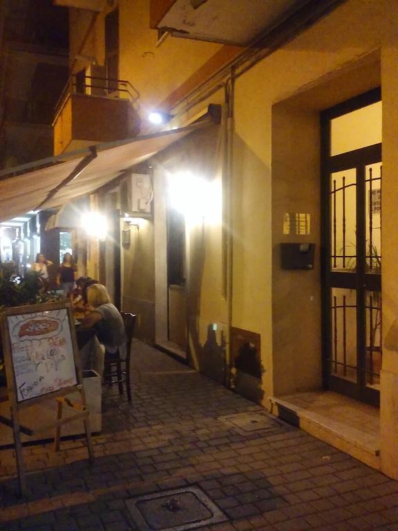 Adriatic Room 50 M Dalla Stazione Ferroviaria Di Ciampino E Dalla Navetta Aeroportuale Eksteriør bilde